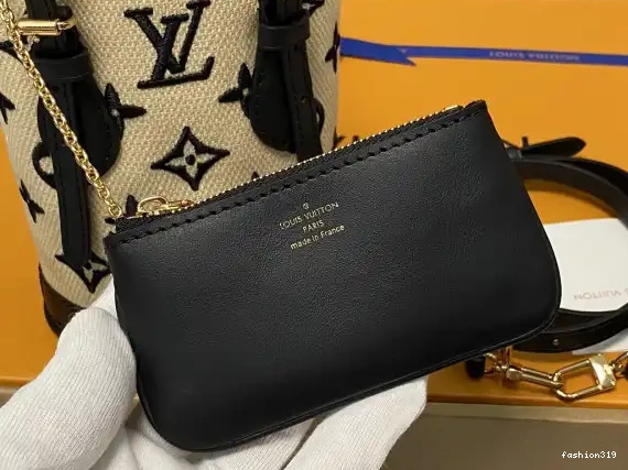VUITTON LOUIS BUCKET NANO 0417